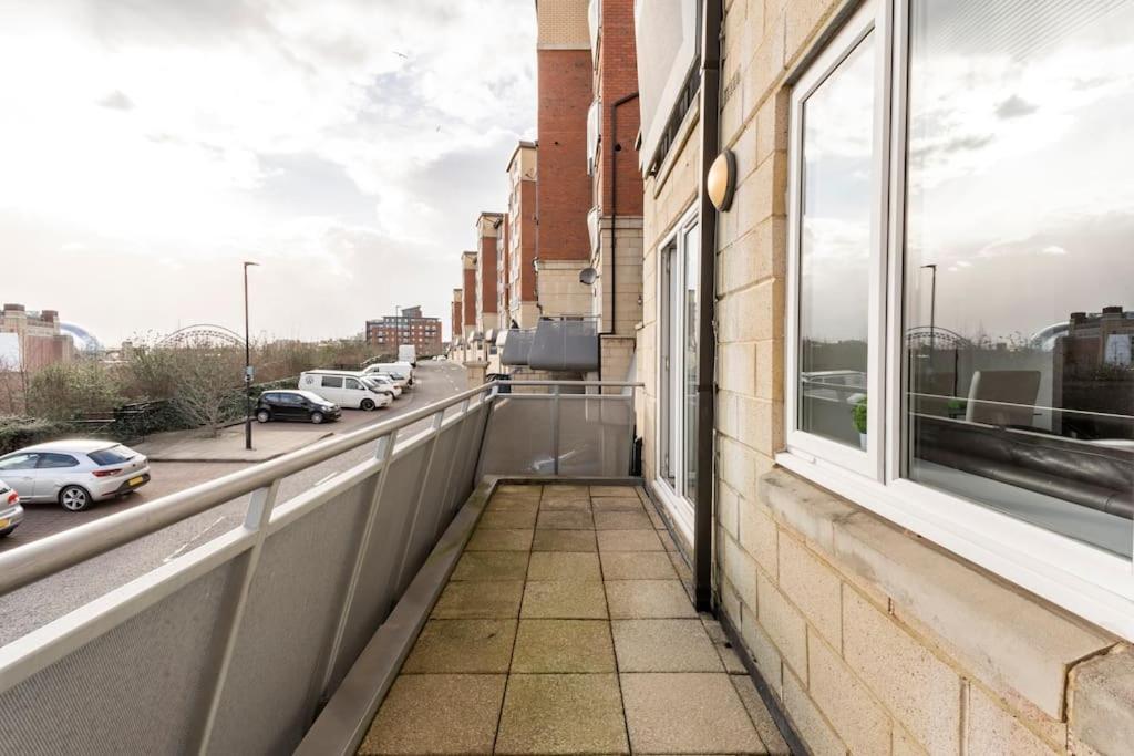 Ferienwohnung Stunning Flat By Quayside With Balcony!! Newcastle upon Tyne Exterior foto